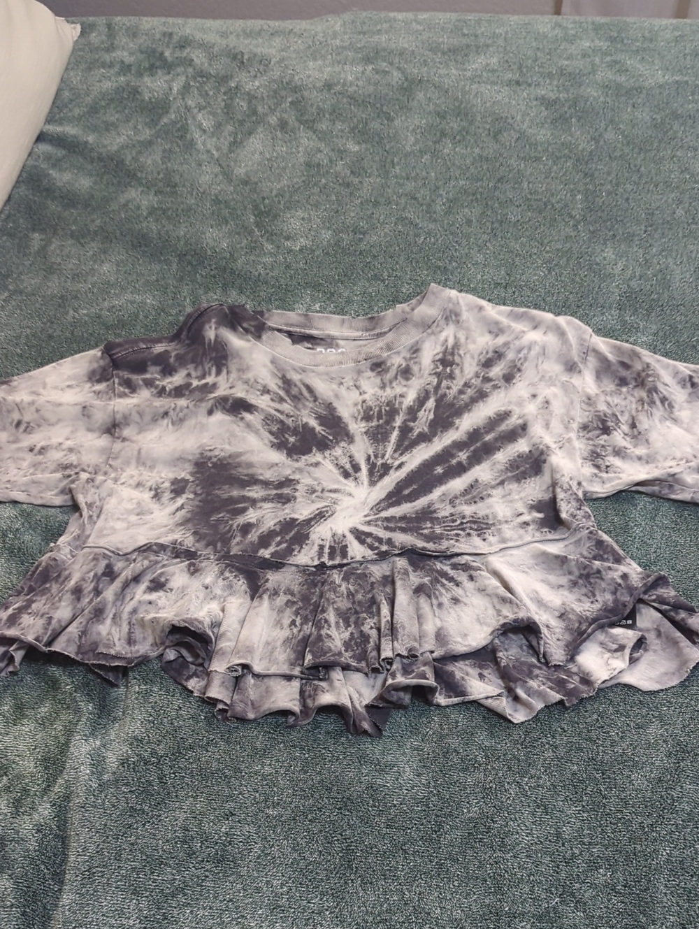 BDG Tie-Dye Crop Top in Gray & White